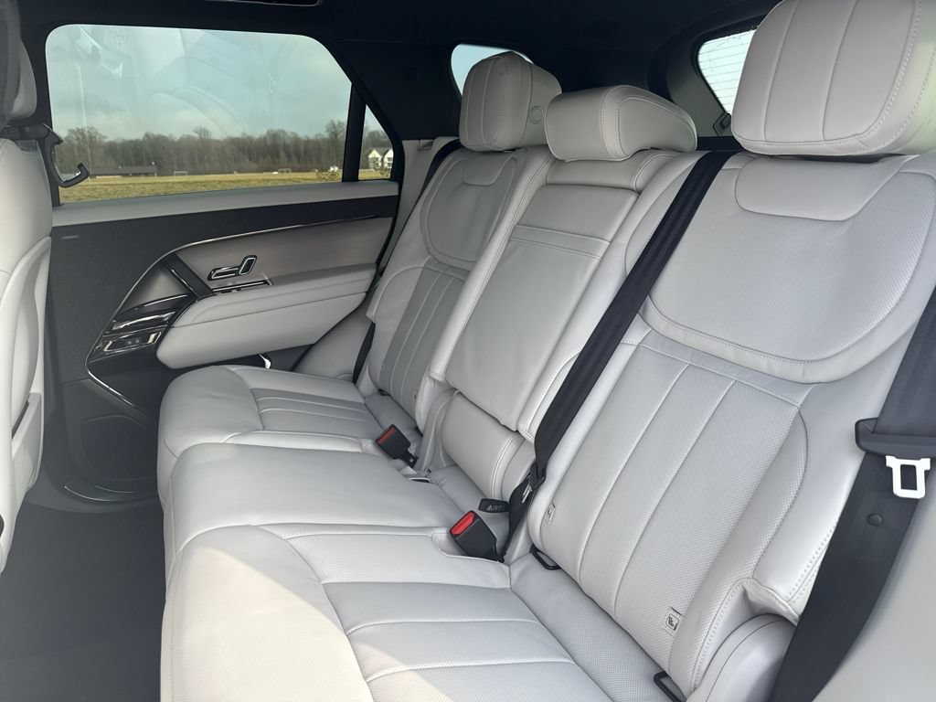 New 2026 Land Rover Range Rover Sport SE AWD/4WD image 11