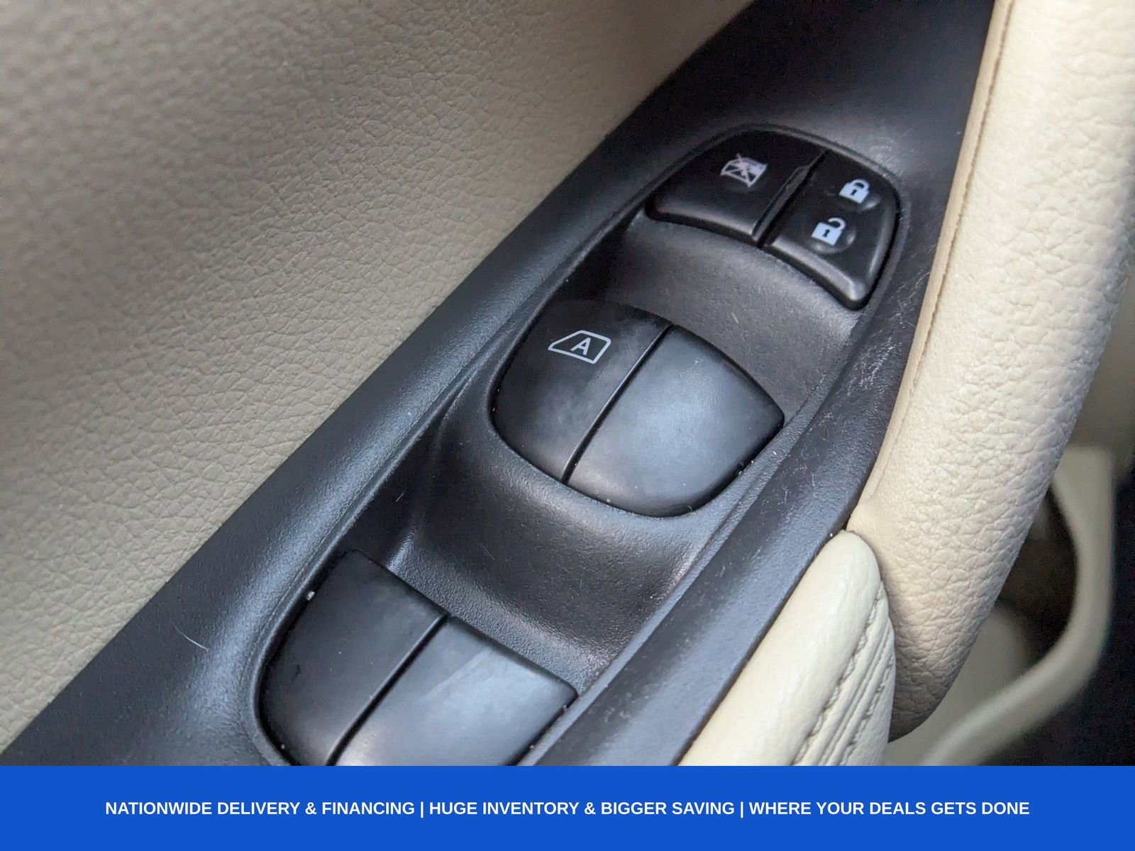 Used 2016 Nissan Rogue SV w/ SV Premium Package image 37