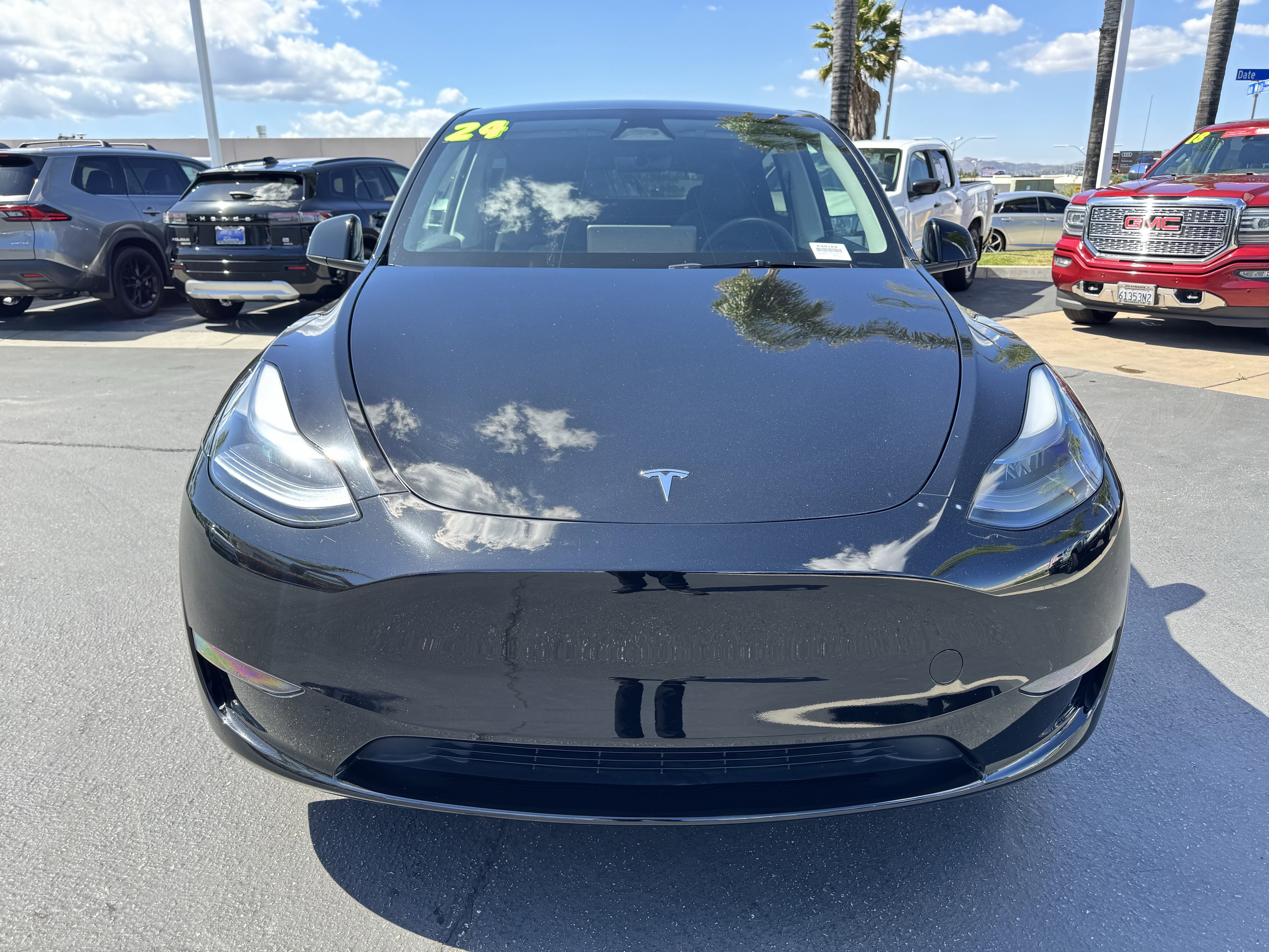 Used 2024 Tesla Model Y Long Range image 3