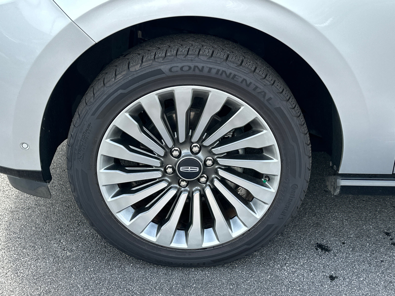 Used 2019 Lincoln Navigator Reserve AWD/4WD image 13