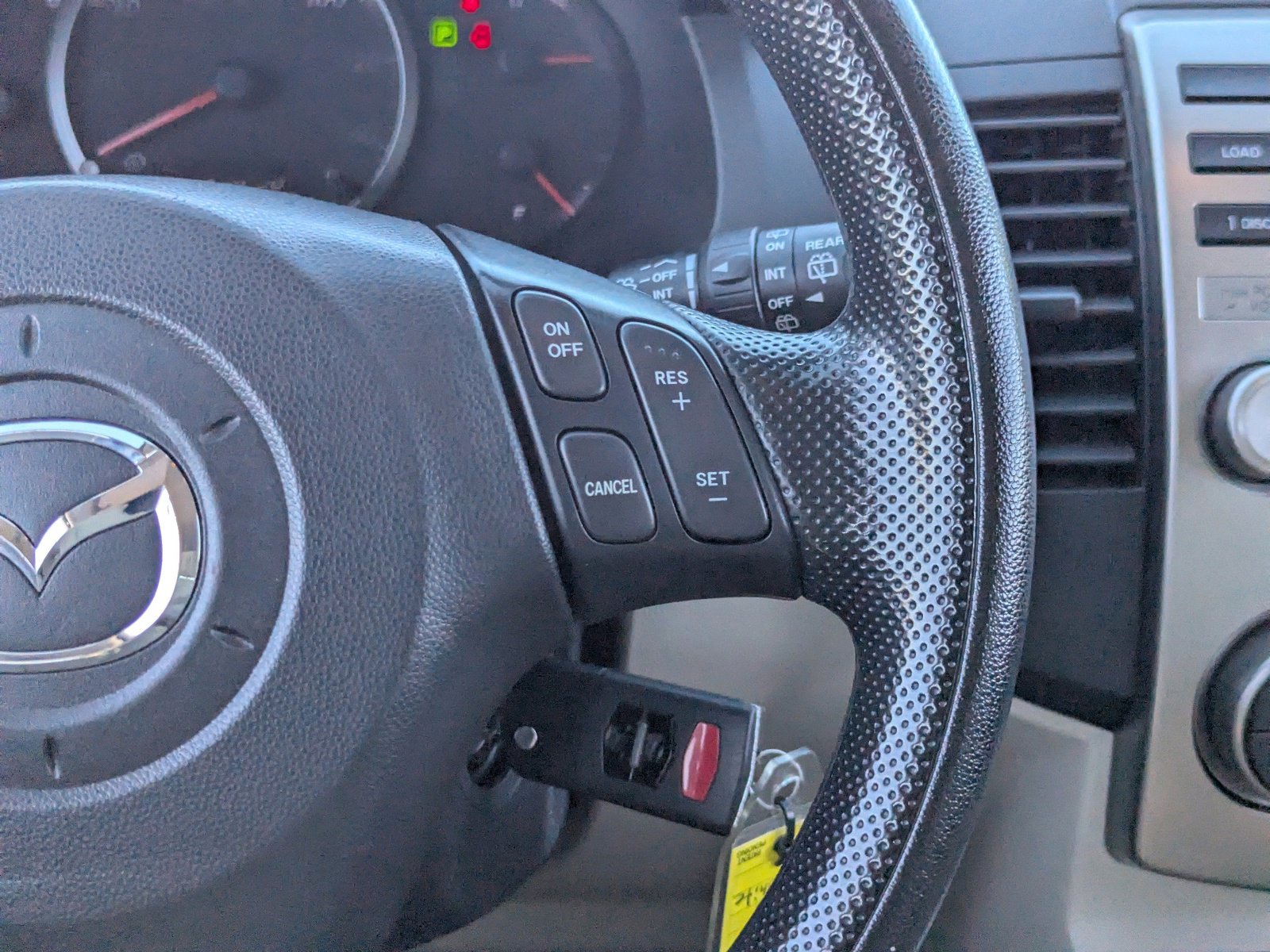 Used 2008 MAZDA MAZDA5 Sport image 25