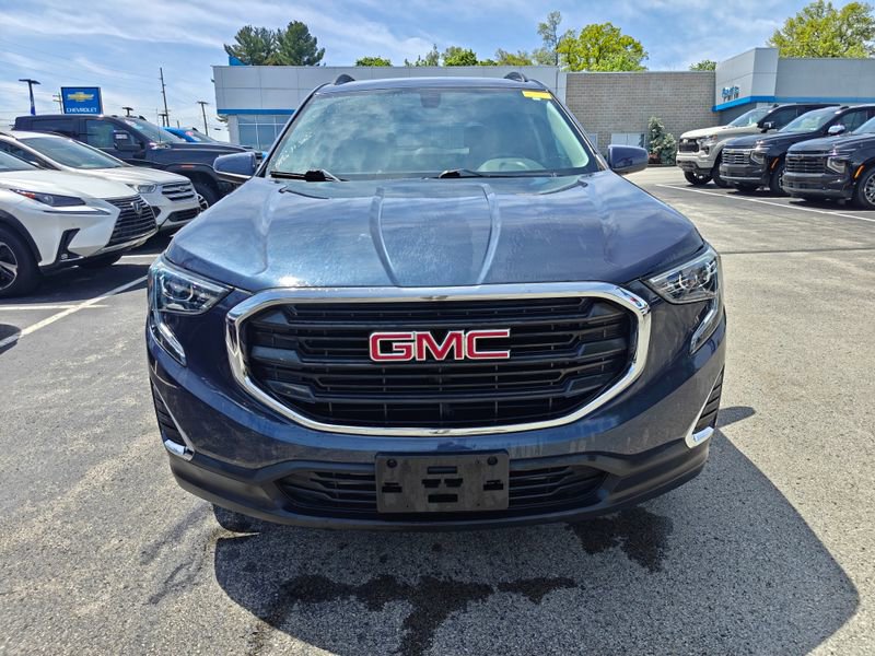 Used 2018 GMC Terrain SLE w/ Driver Convenience Package AWD/4WD image 2