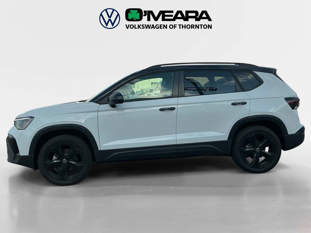 Used 2025 Volkswagen Taos SE AWD/4WD image 2