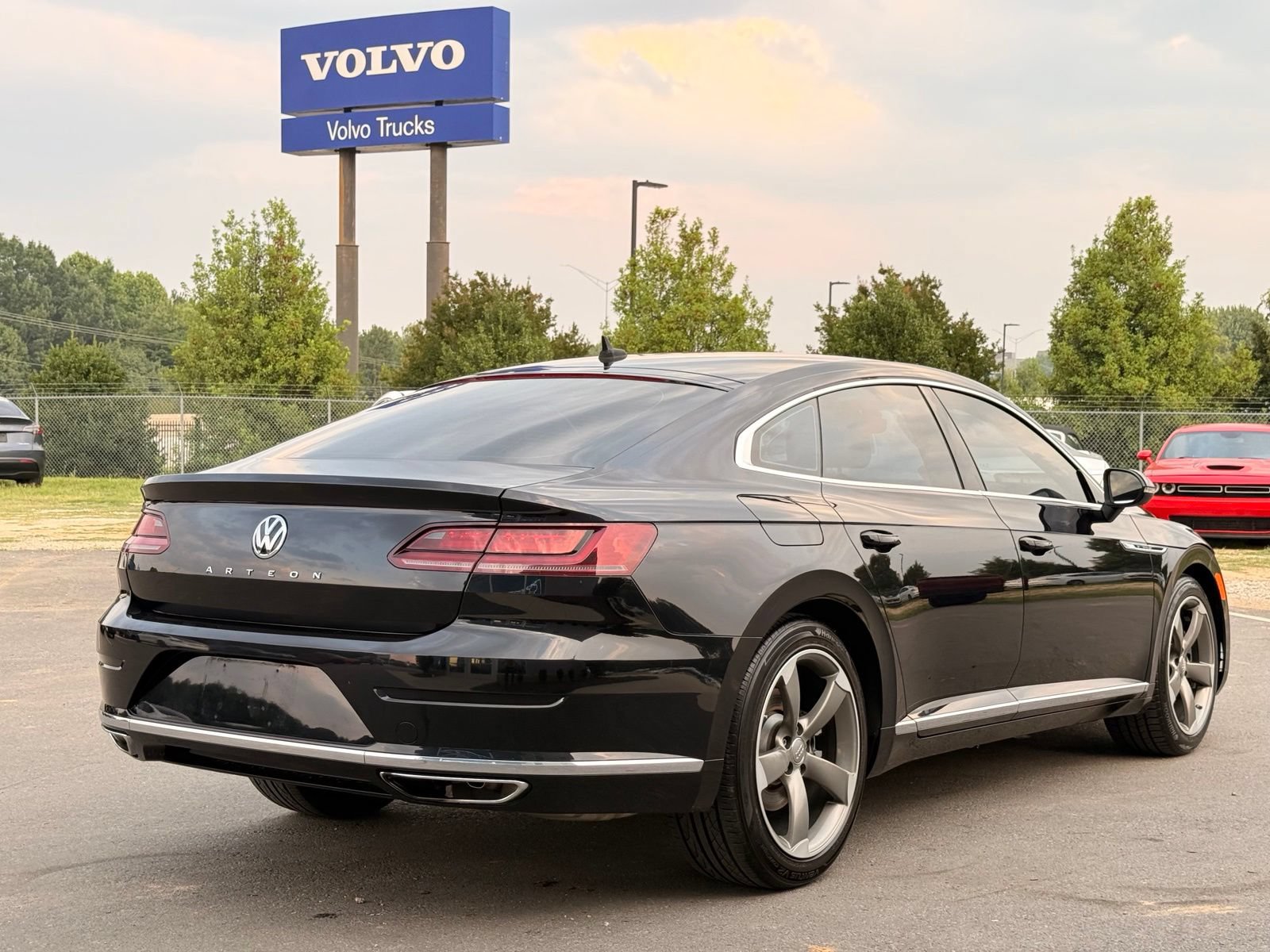 Used 2020 Volkswagen Arteon SE FWD image 10