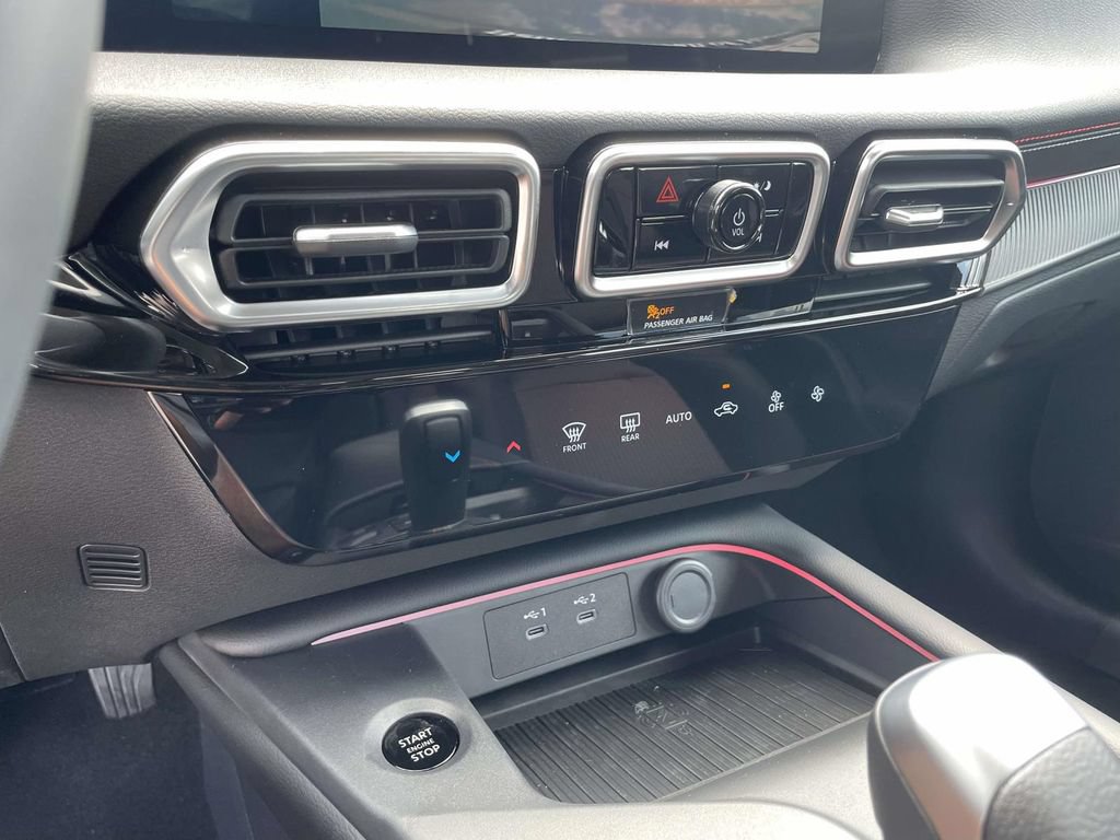 New 2026 Nissan Sentra SR w/ Floor Mat Package FWD image 16
