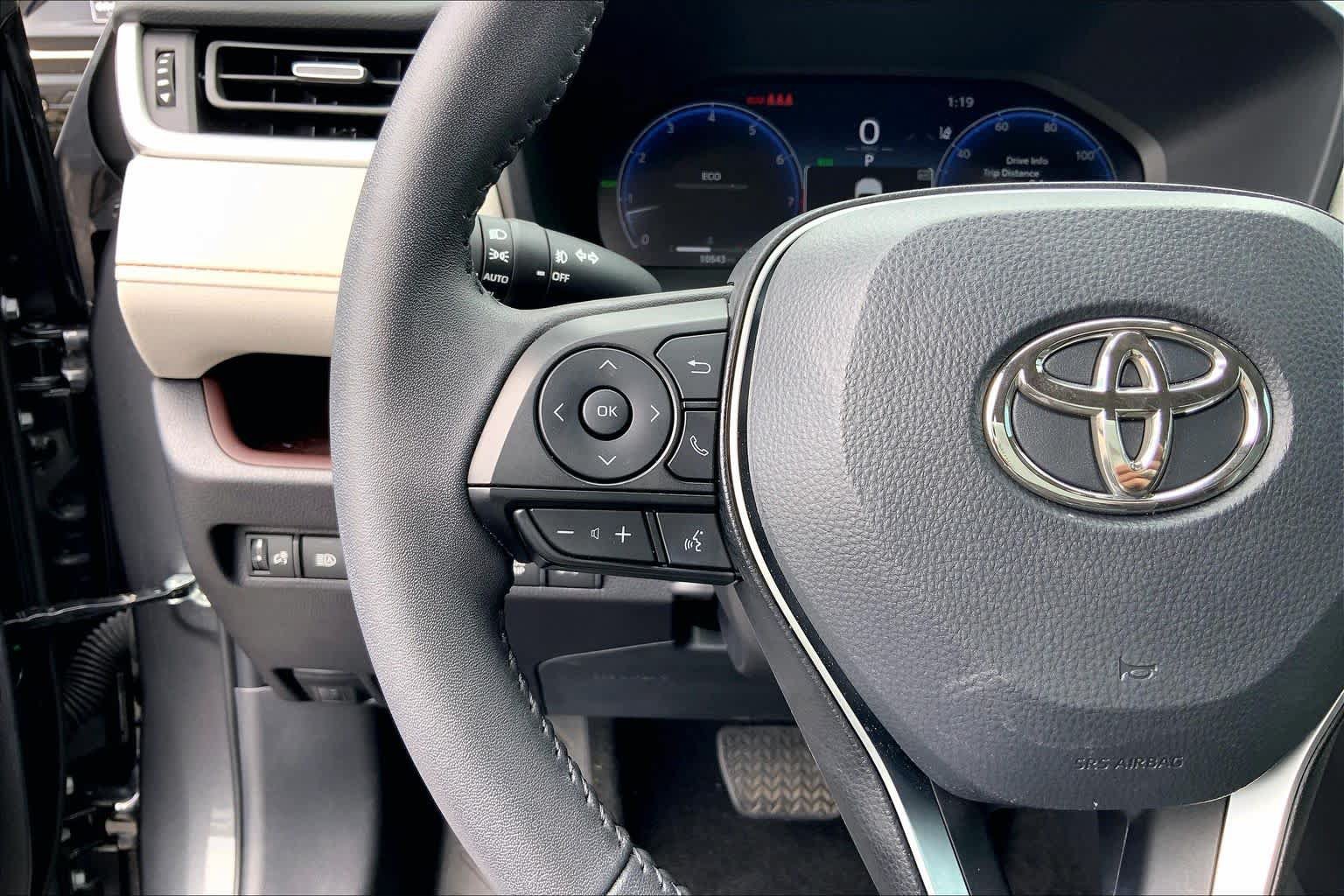 Used 2025 Toyota RAV4 Limited FWD image 24