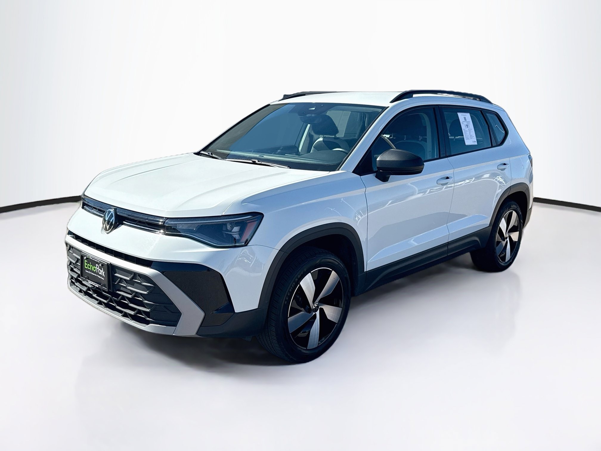 Used 2025 Volkswagen Taos S AWD/4WD image 3