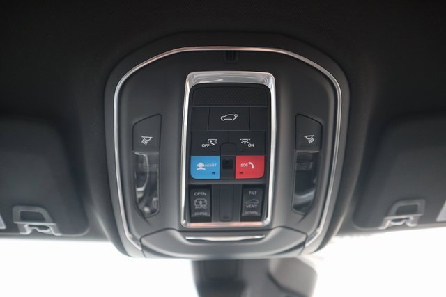 New 2025 Jeep Grand Cherokee L Altitude image 18