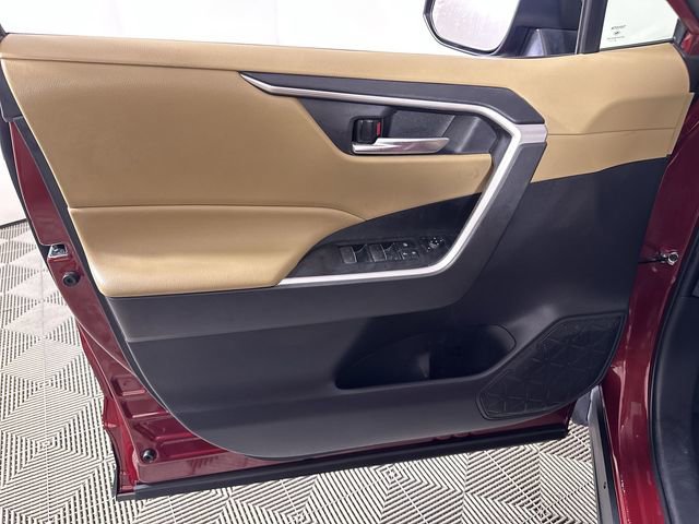 Used 2022 Toyota RAV4 XLE w/ Convenience Package image 23