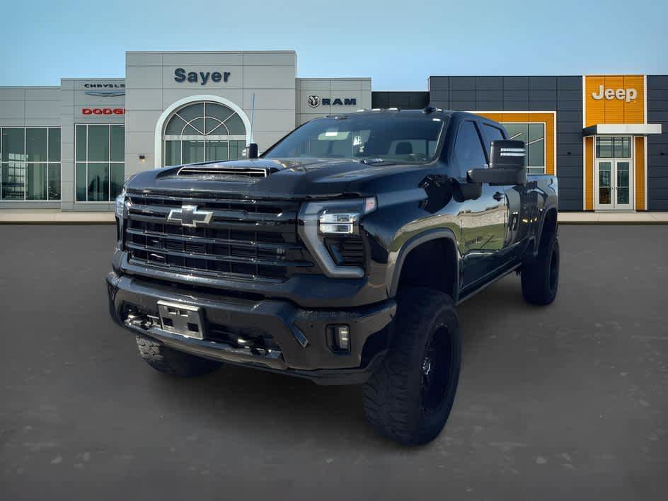 Used 2024 Chevrolet Silverado 3500 LTZ w/ LTZ Plus Package AWD/4WD image 1