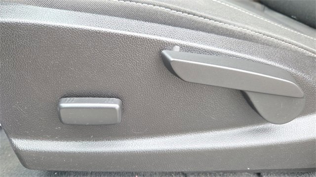 Used 2019 GMC Canyon SLE image 31