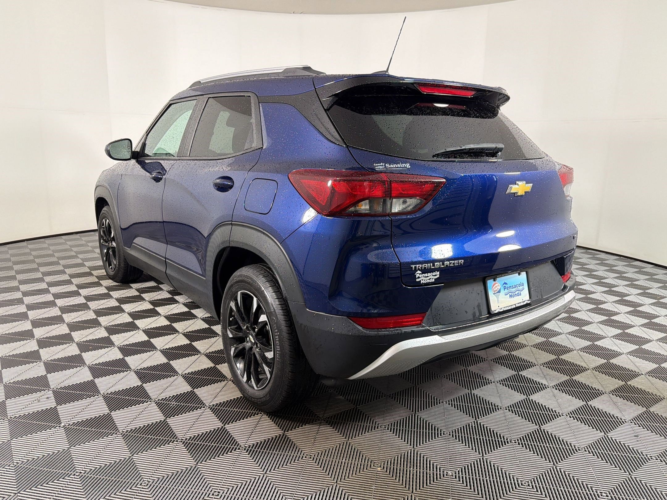 Used 2023 Chevrolet TrailBlazer LT FWD image 3