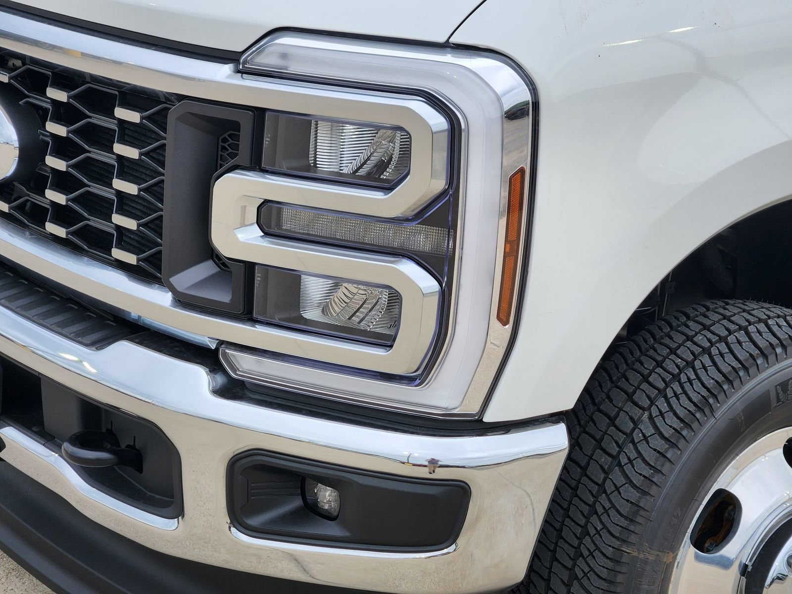 New 2026 Ford F350 Lariat w/ FX4 Off-Road Package AWD/4WD image 10