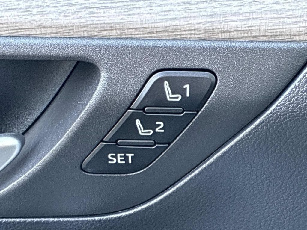 Used 2024 Toyota Grand Highlander AWD image 26