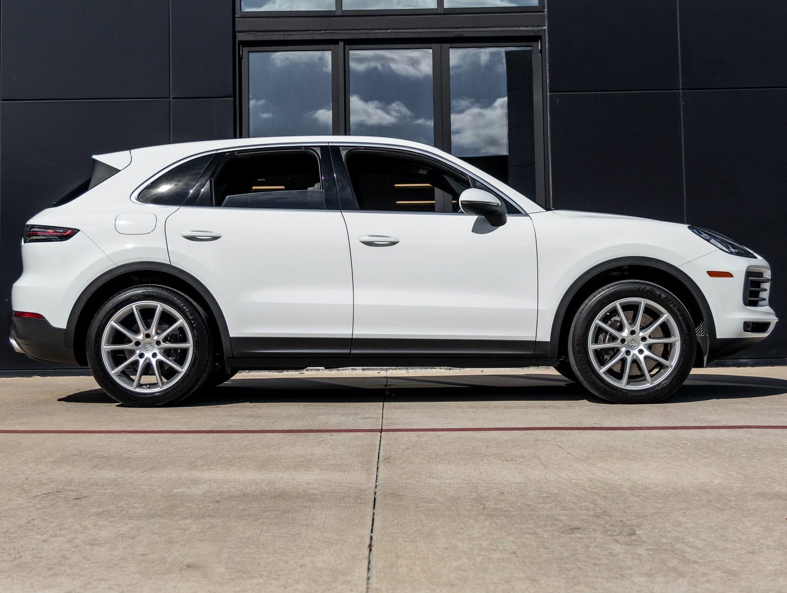 Used 2023 Porsche Cayenne image 12