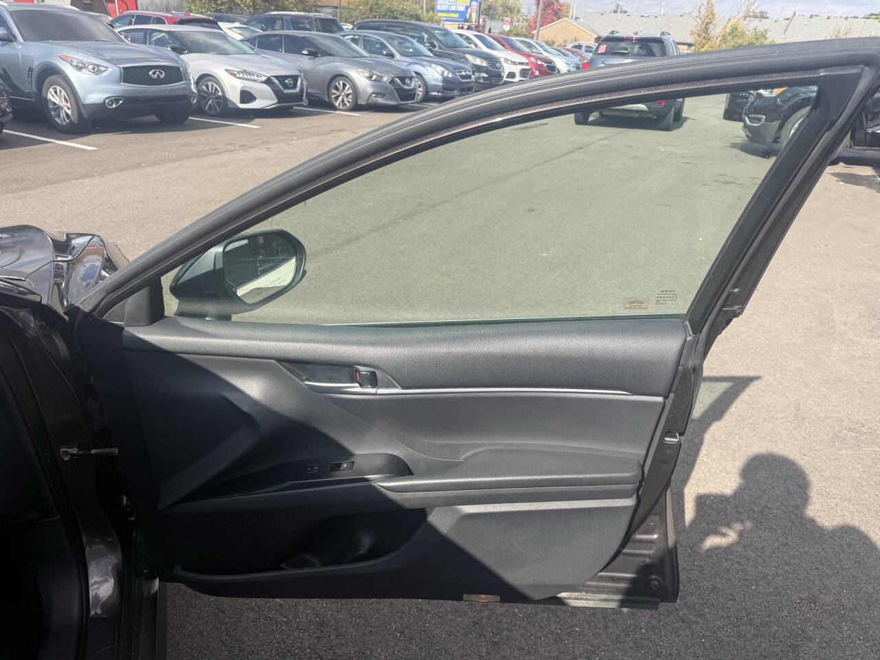 Used 2018 Toyota Camry LE image 19