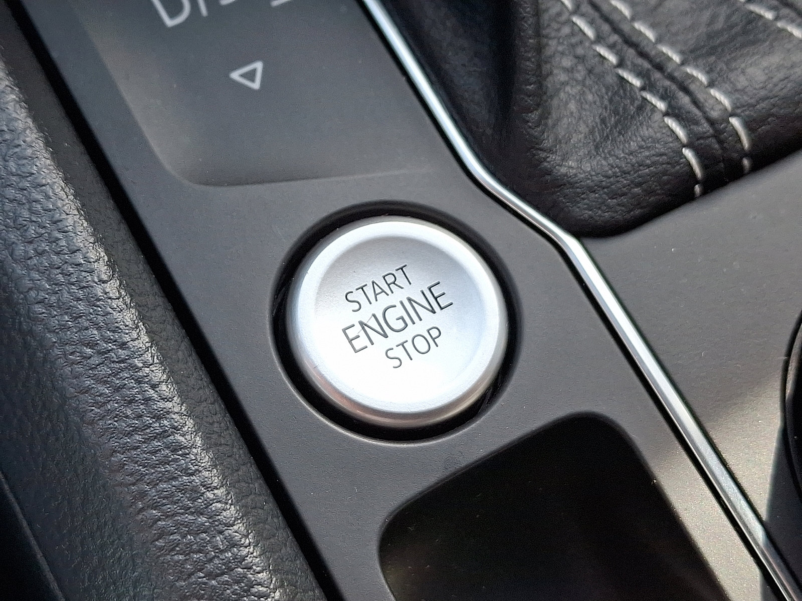 Used 2023 Volkswagen Atlas SE w/ Panoramic Sunroof Package image 23