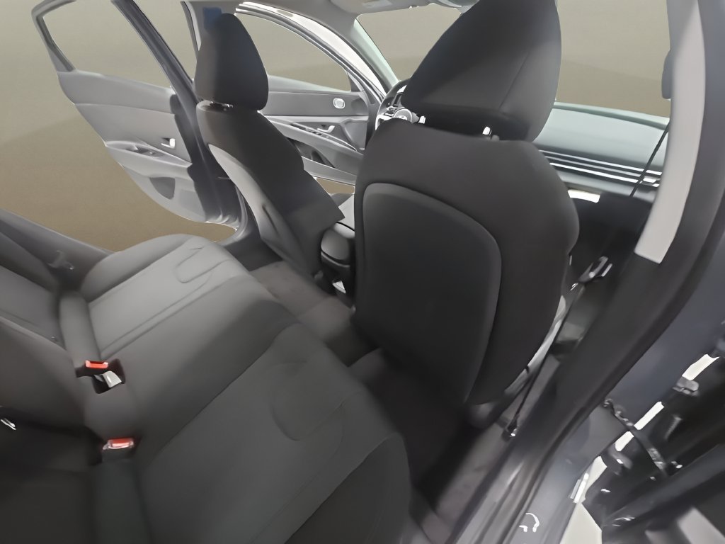 New 2026 Hyundai Elantra SE FWD image 23