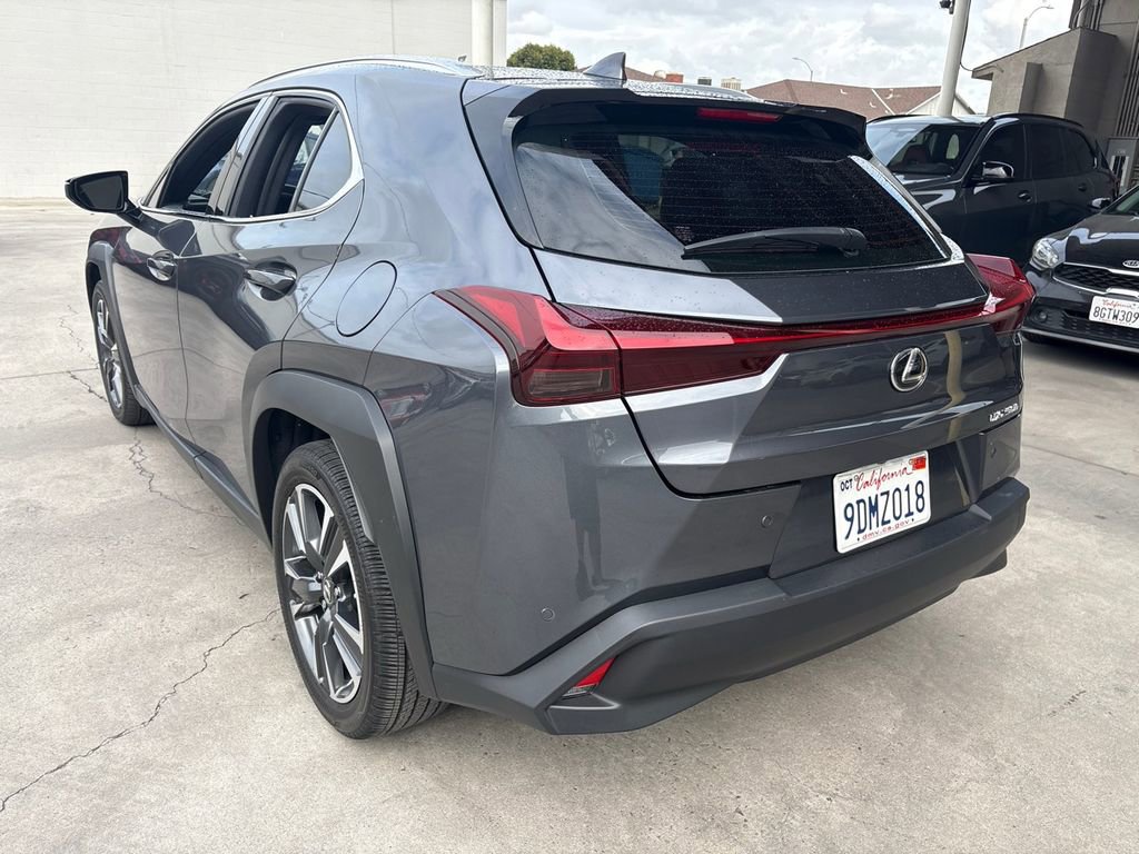Used 2023 Lexus UX 250h FWD image 4