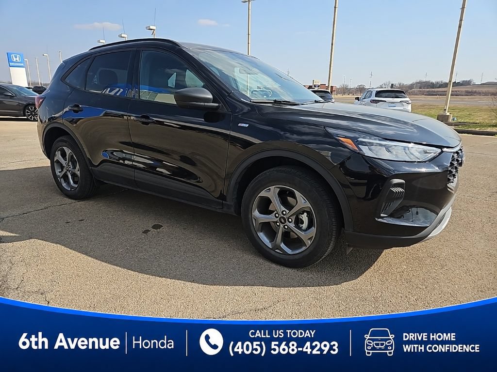 Used 2025 Ford Escape ST-Line AWD/4WD image 3