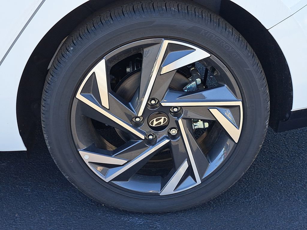 New 2025 Hyundai Elantra Limited image 5