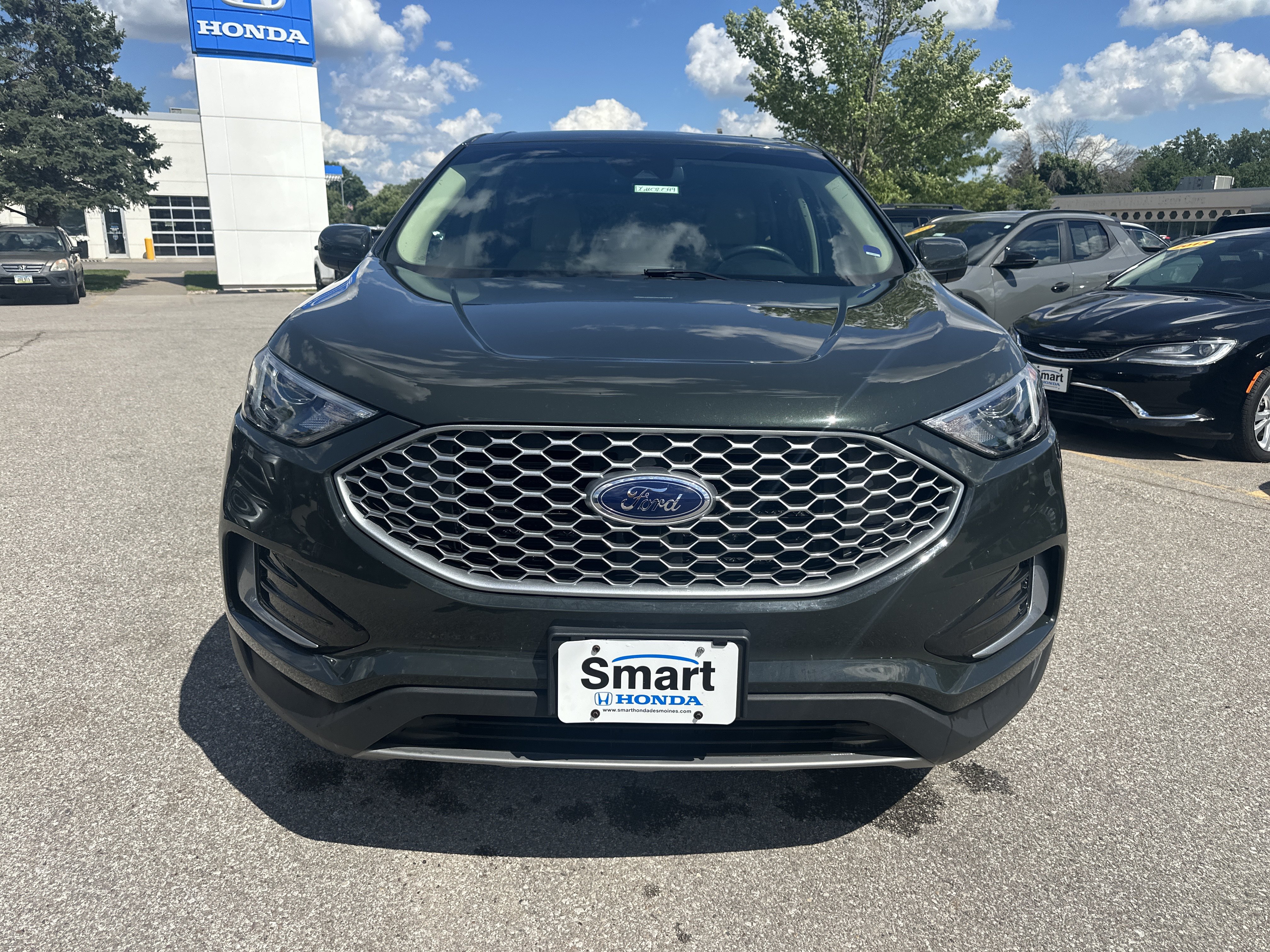 Used 2024 Ford Edge SEL w/ Class II Trailer Tow Package AWD/4WD image 8