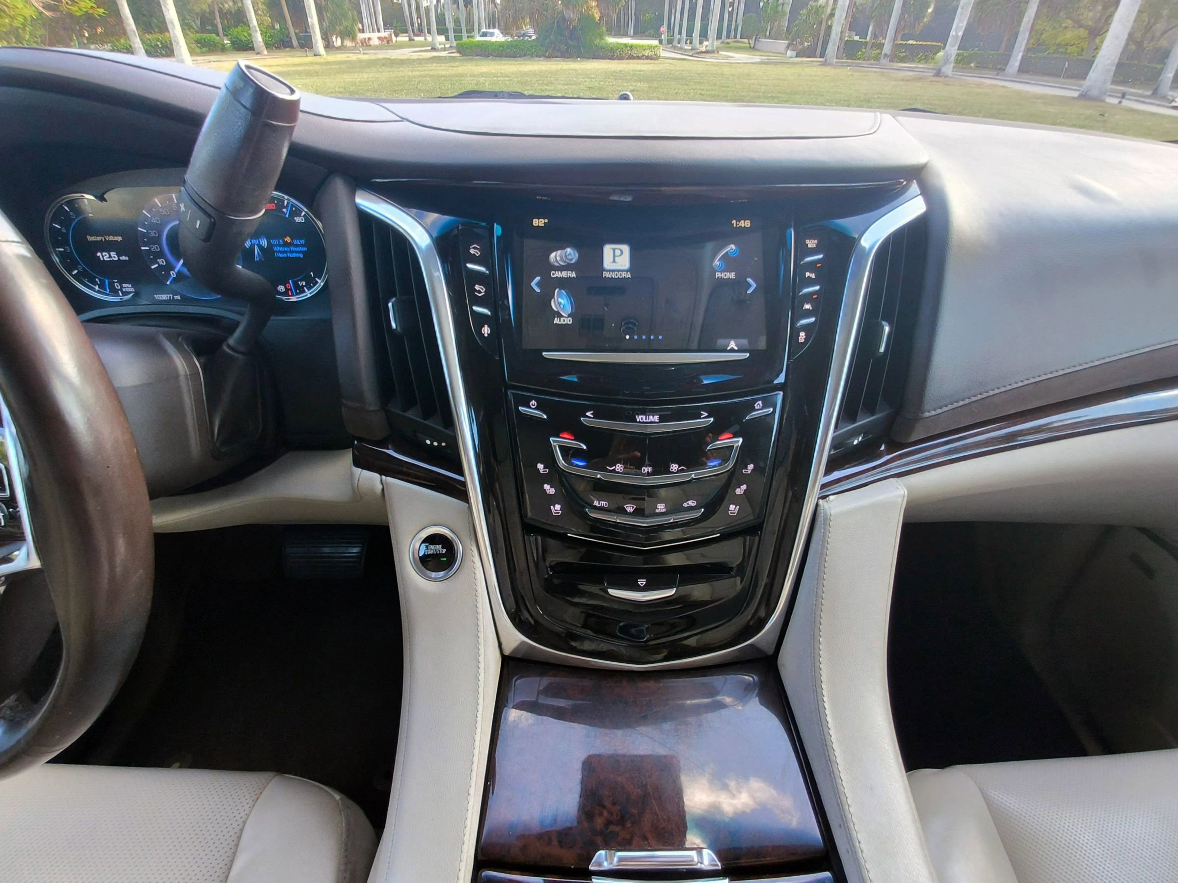 Used 2016 Cadillac Escalade Luxury image 8