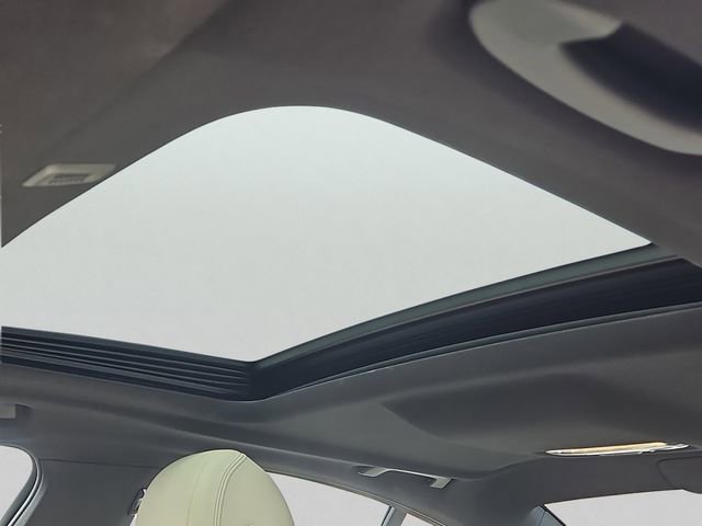 Used 2022 BMW 530i xDrive w/ Premium Package image 14