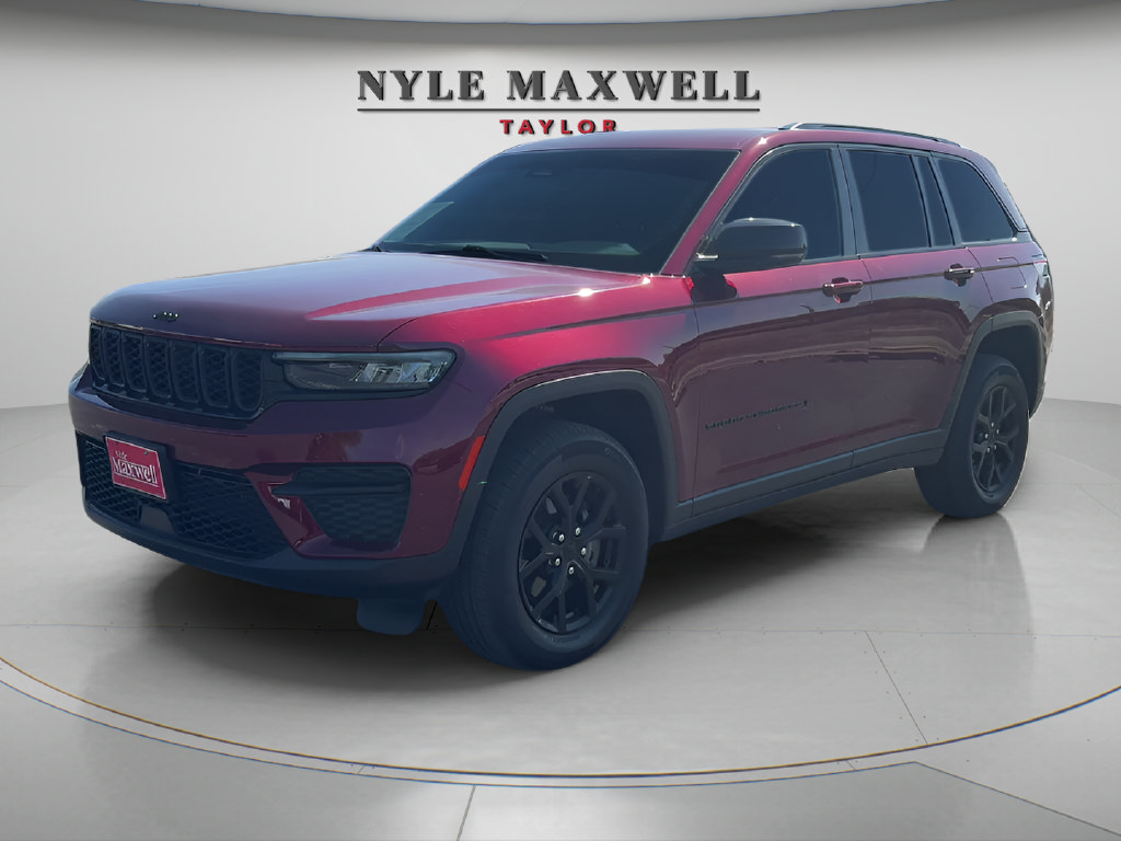 Used 2025 Jeep Grand Cherokee Altitude RWD image 1