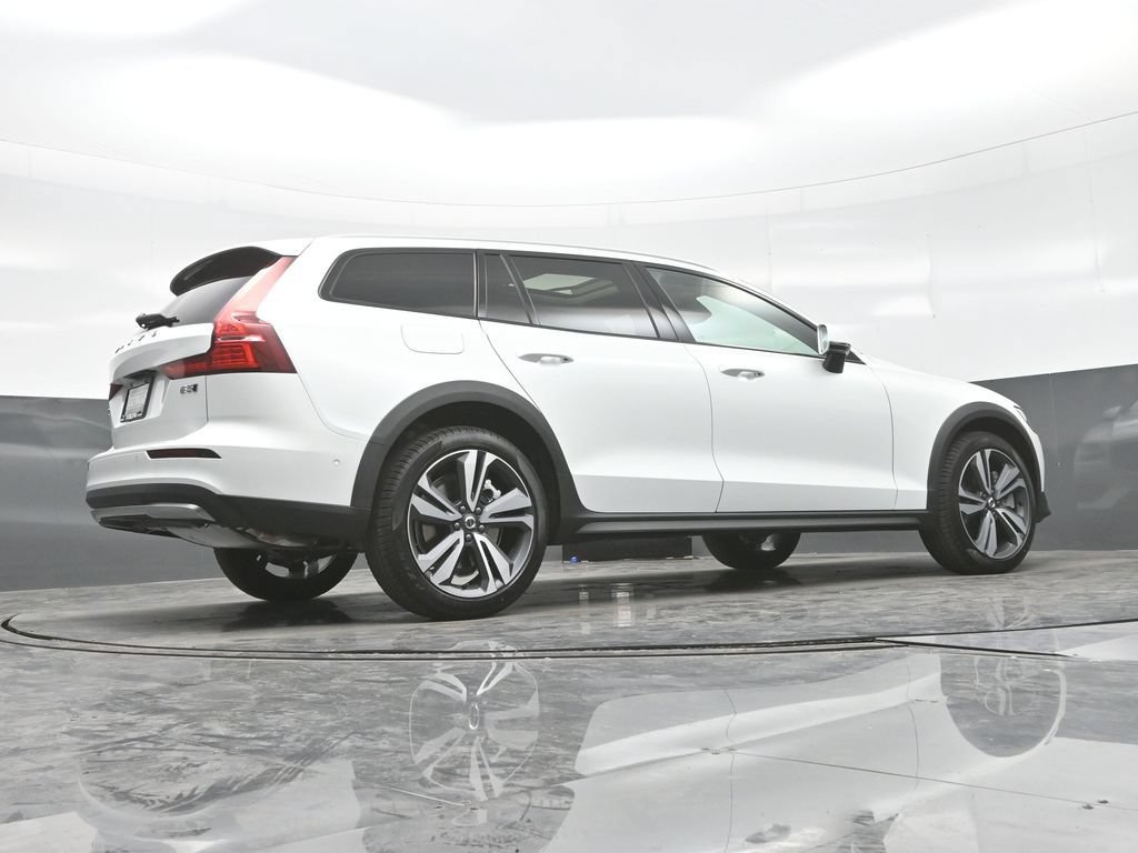 New 2026 Volvo V60 B5 Cross Country Plus w/ Protection Package Premier AWD/4WD image 26