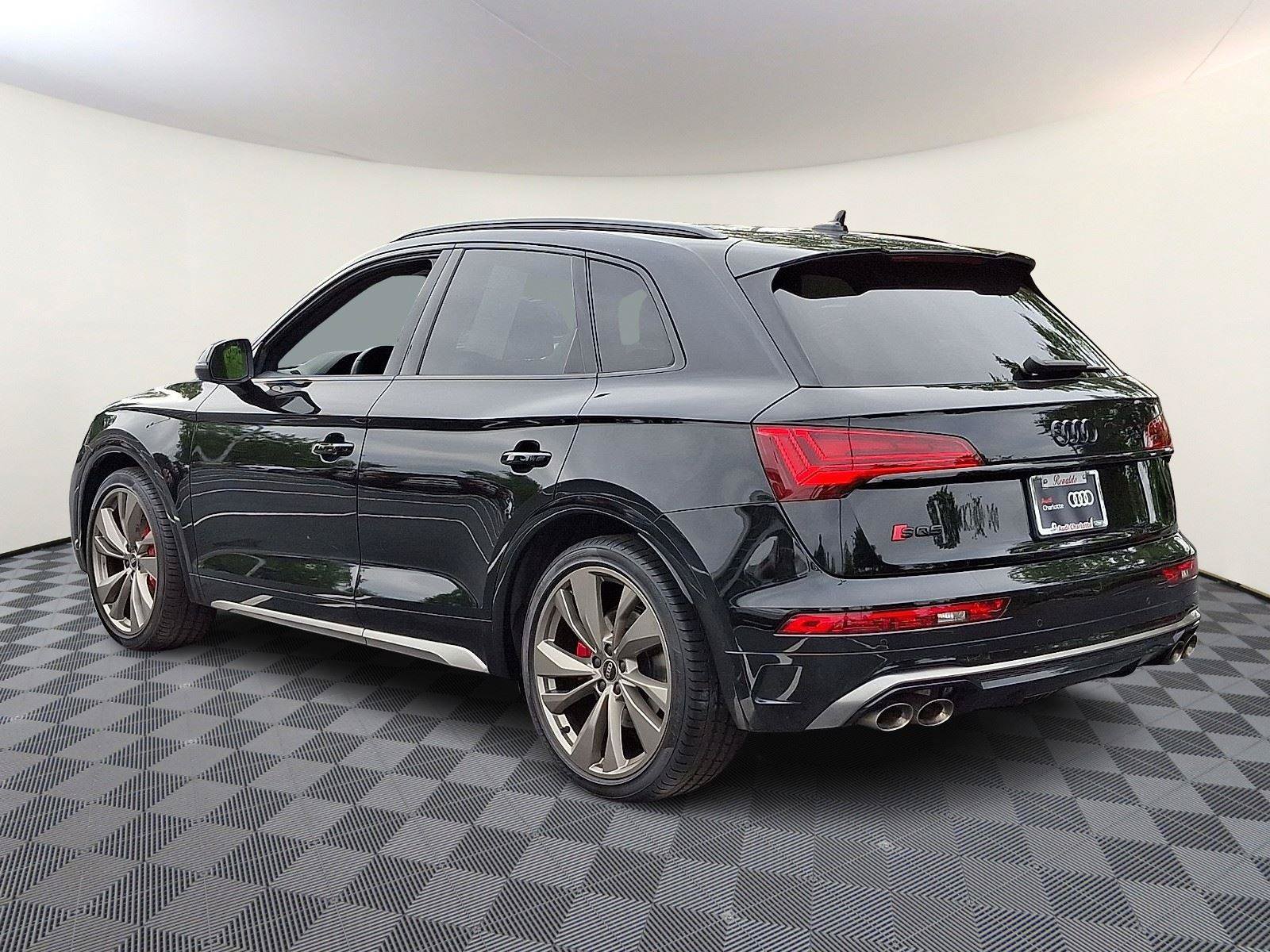 Used 2025 Audi SQ5 Premium Plus w/ Premium Plus Package AWD/4WD image 4