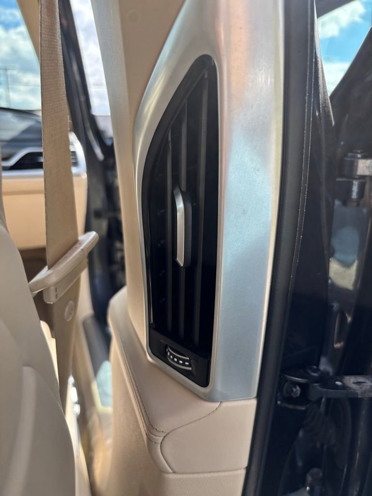 Used 2016 BMW 750i xDrive image 19