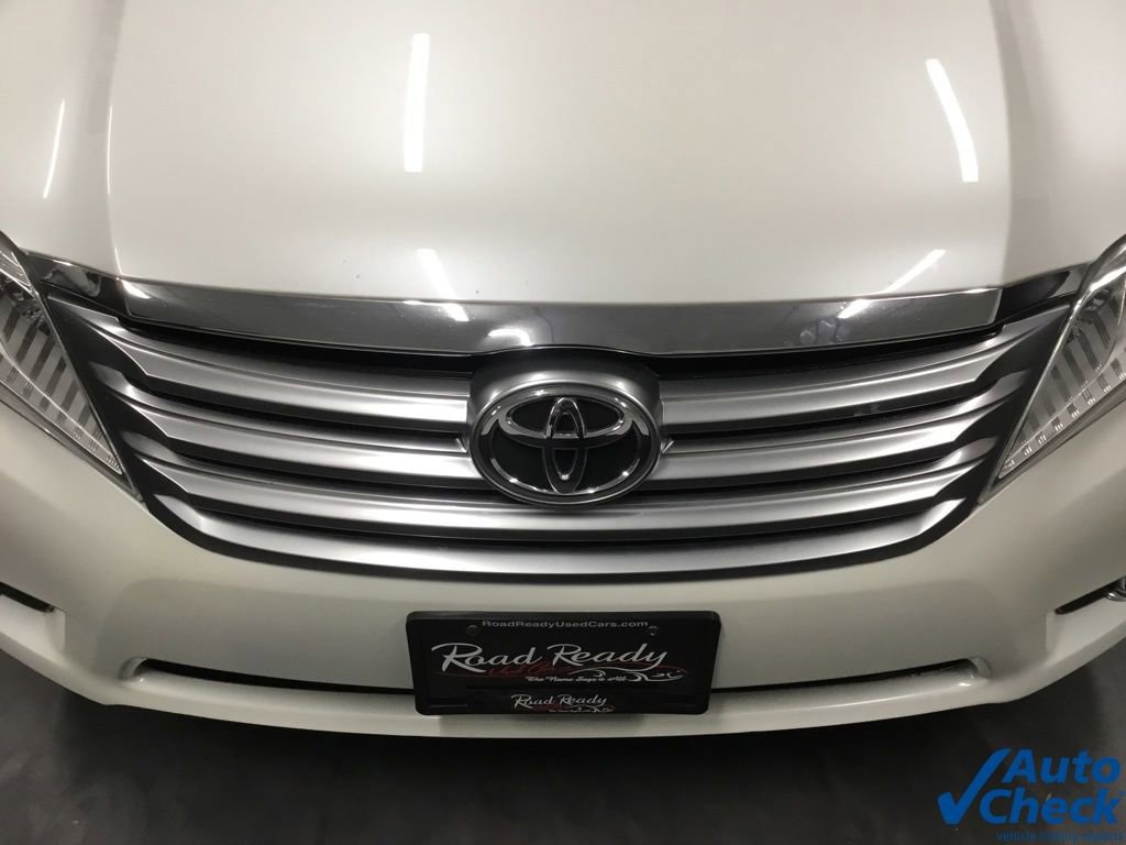 Used 2011 Toyota Avalon Limited FWD image 16