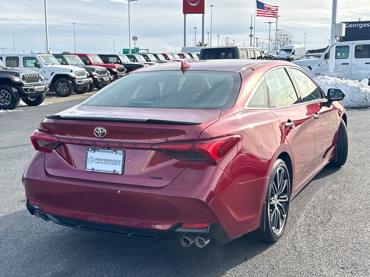 Used 2021 Toyota Avalon XSE image 3
