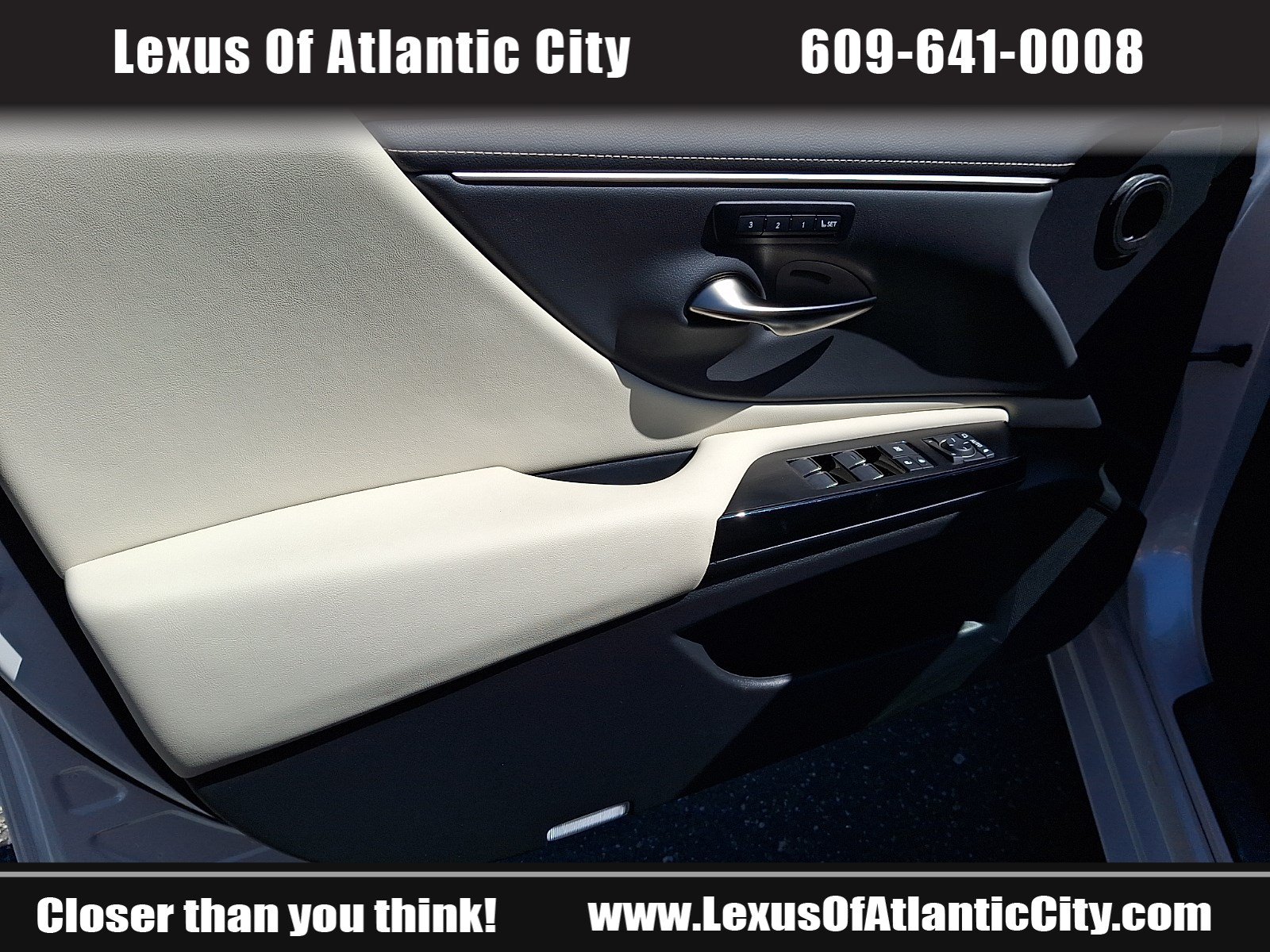 Used 2025 Lexus ES 350 w/ Premium Package FWD image 12