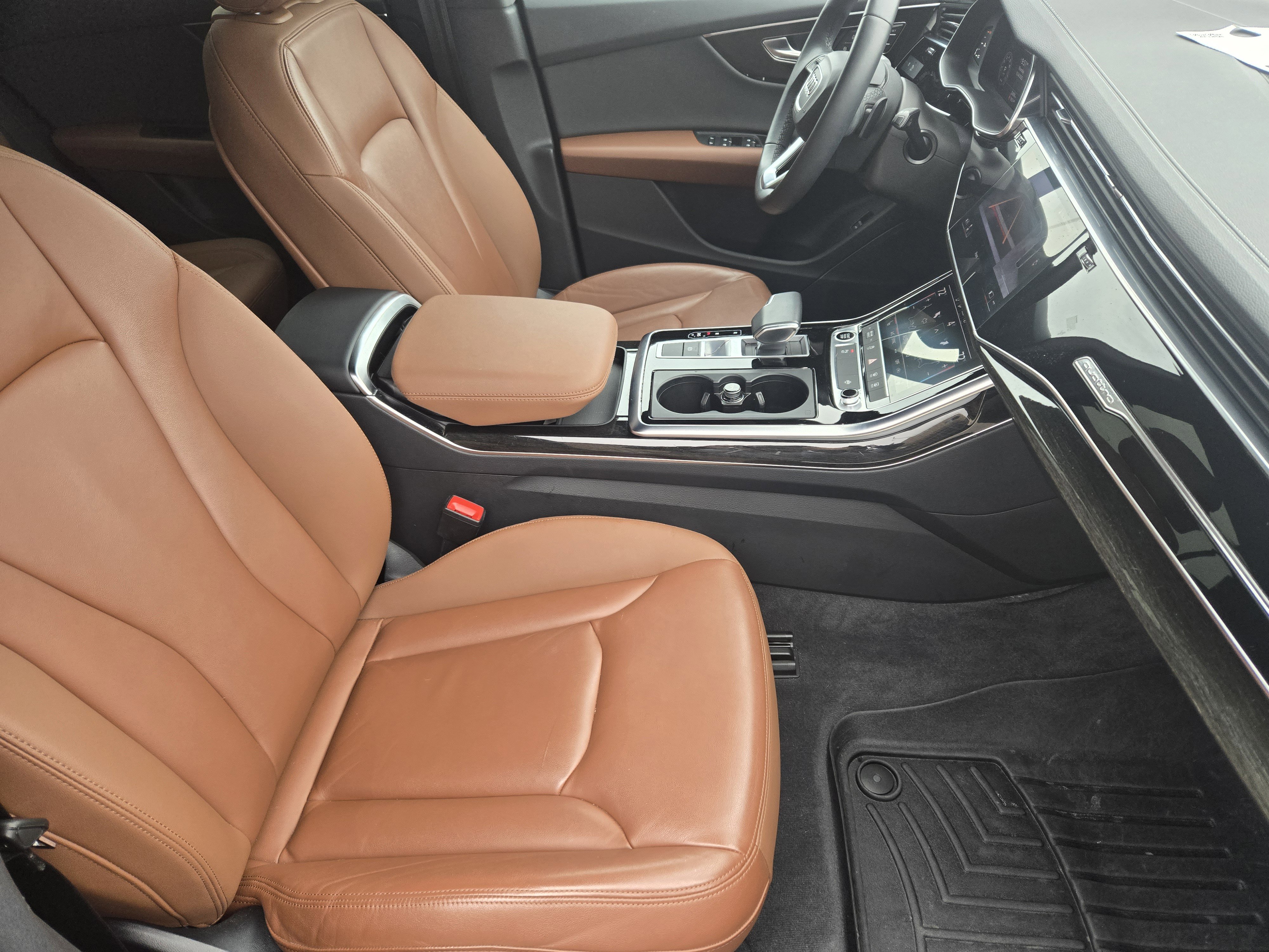 Used 2023 Audi Q8 Premium image 12