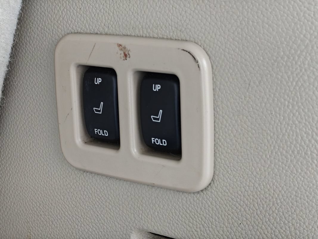 Used 2010 Lincoln Navigator 4WD image 23