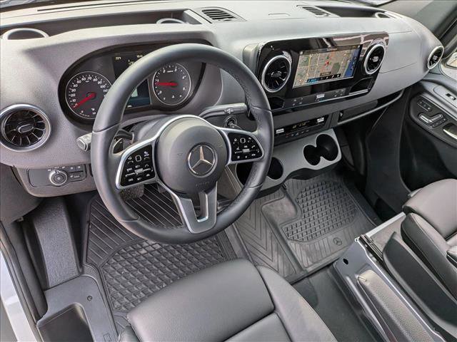 Used 2024 Mercedes-Benz Sprinter 2500 image 10