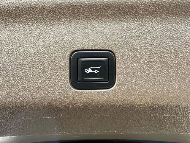 Used 2021 GMC Yukon Denali w/ Denali Premium Package RWD image 8