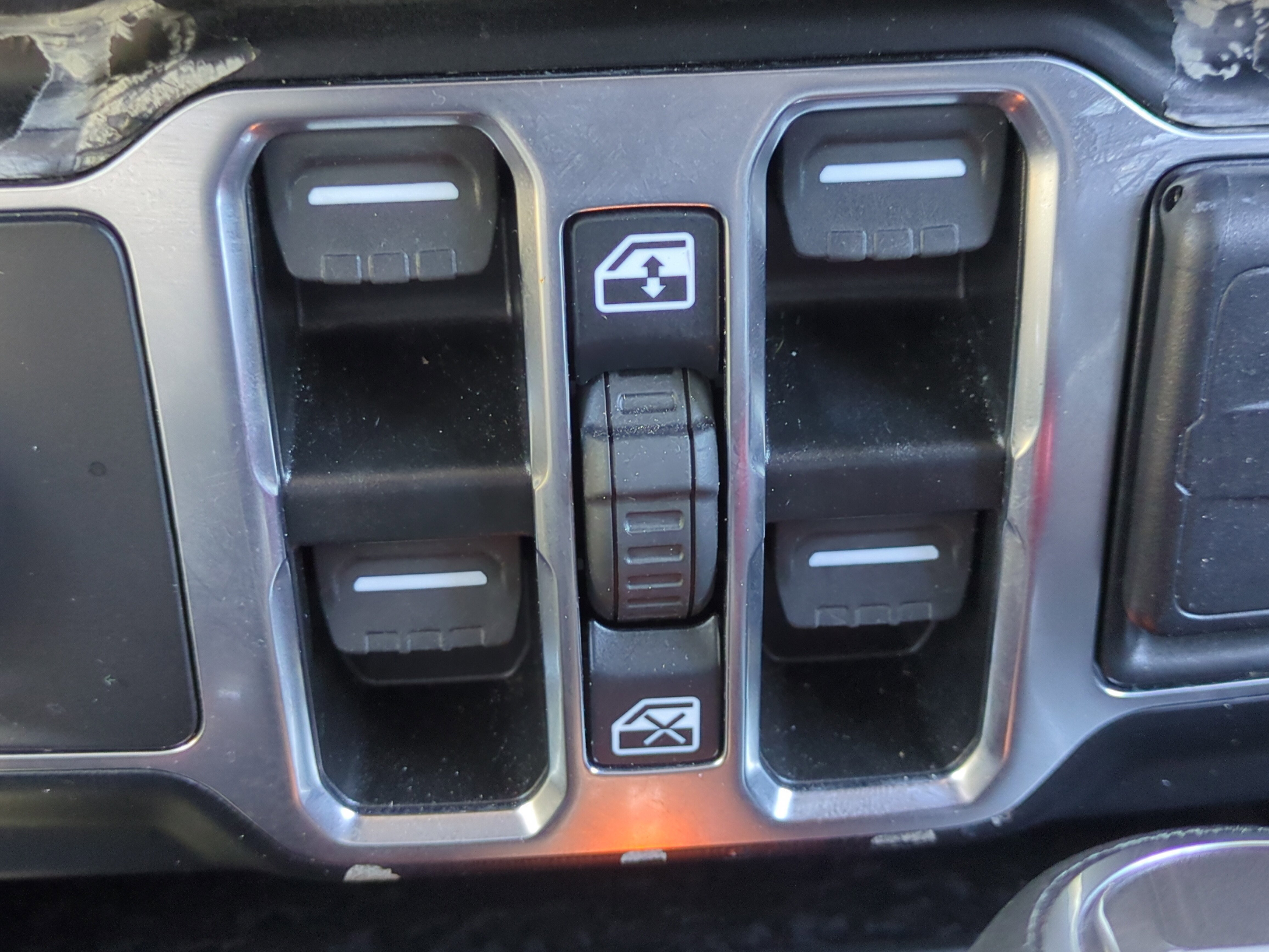 Certified 2024 Jeep Wrangler Sport S image 25