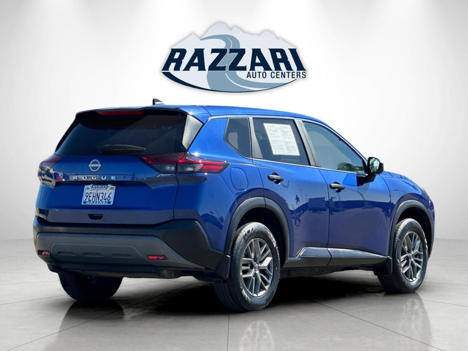 Used 2023 Nissan Rogue S FWD image 3