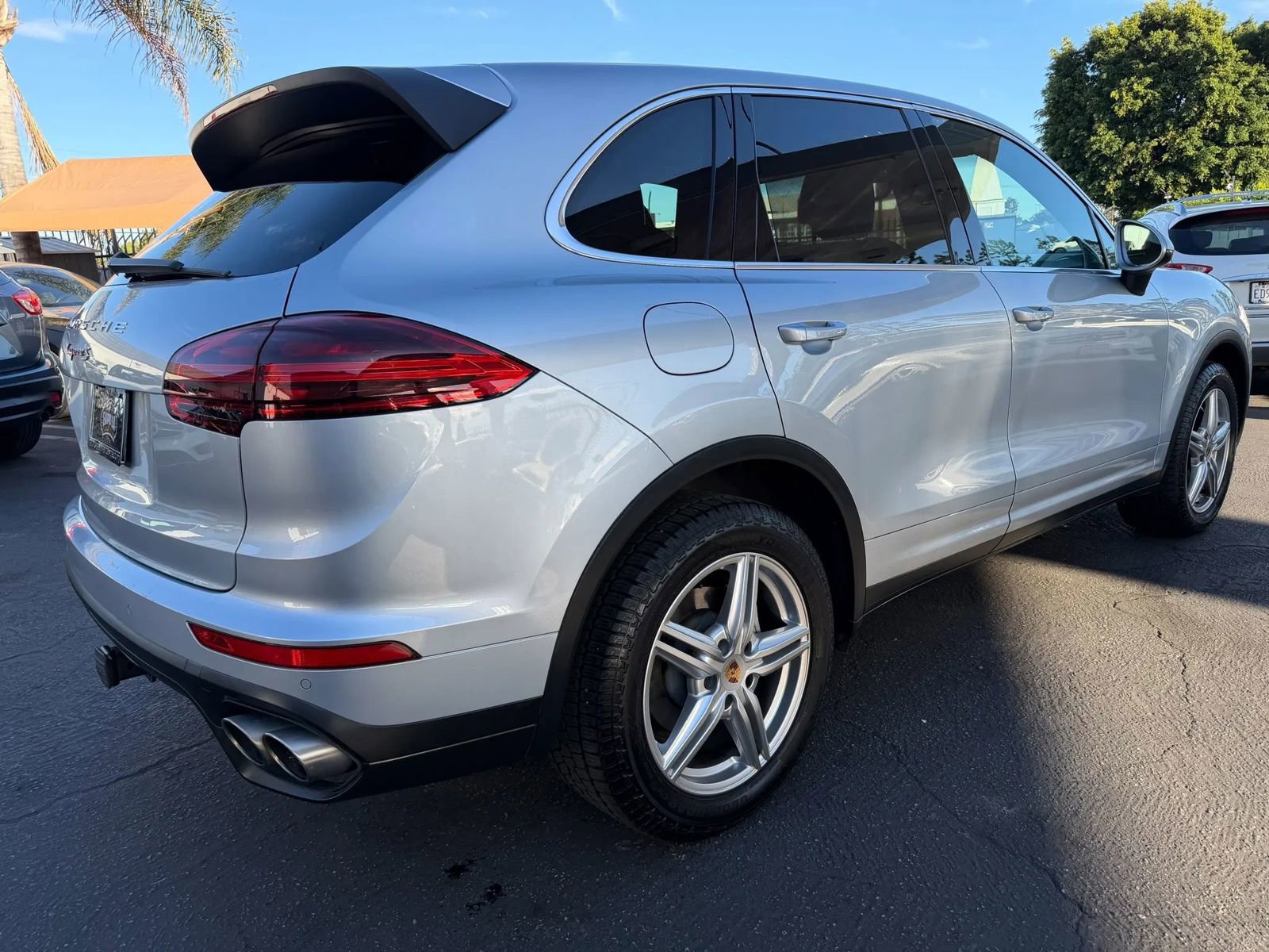Used 2016 Porsche Cayenne S image 28