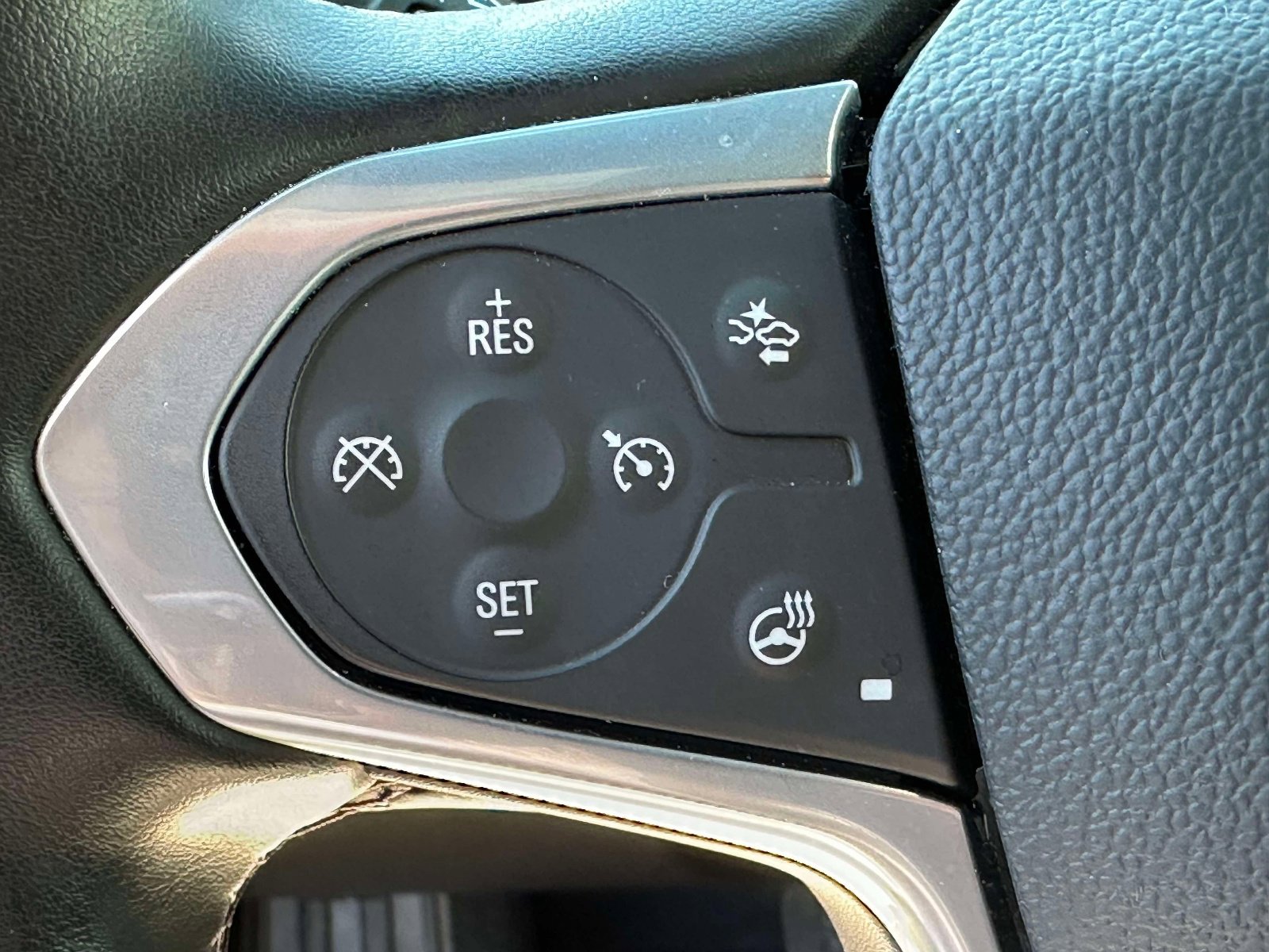 Used 2023 Chevrolet Traverse LT image 20