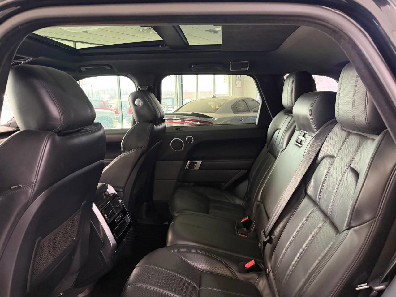 Used 2016 Land Rover Range Rover Sport Supercharged image 22