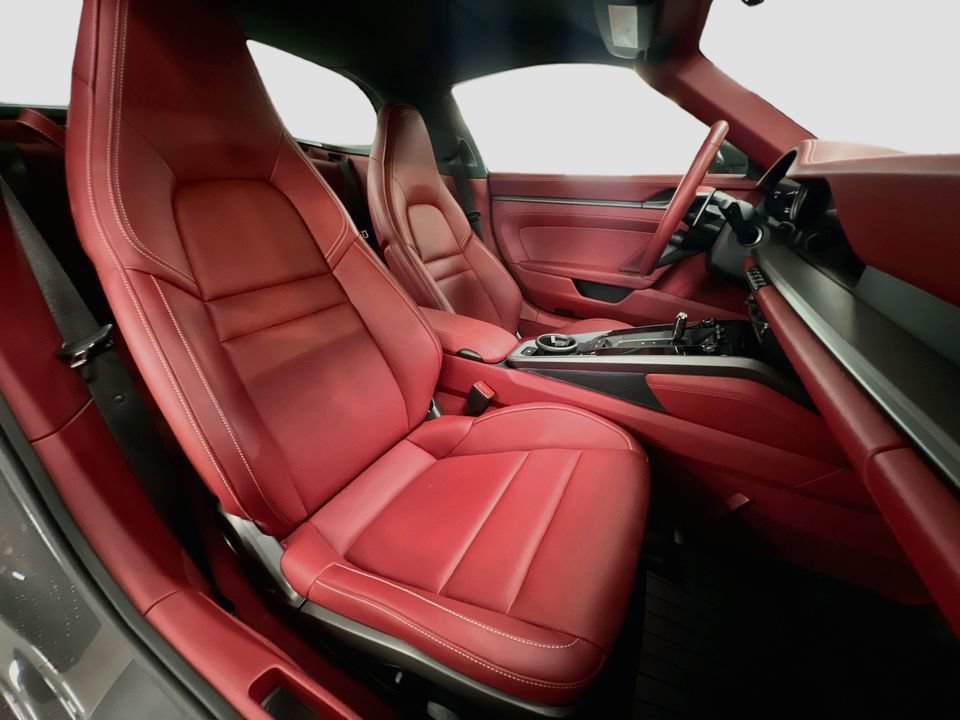Certified 2024 Porsche 911 Targa 4 AWD/4WD image 28