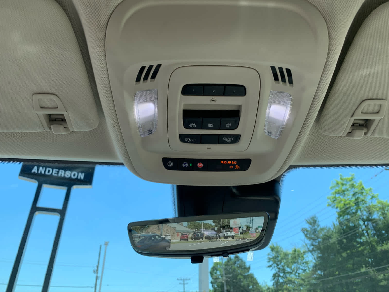 Used 2023 Buick Envision Avenir AWD/4WD image 22