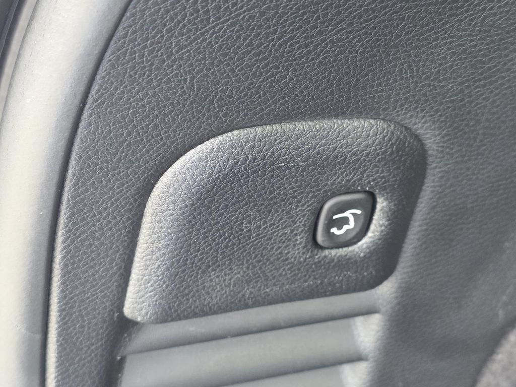 Used 2020 Jeep Grand Cherokee Altitude AWD/4WD image 15