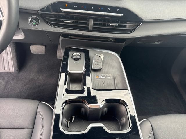 Used 2025 Buick Enclave Preferred AWD/4WD image 13