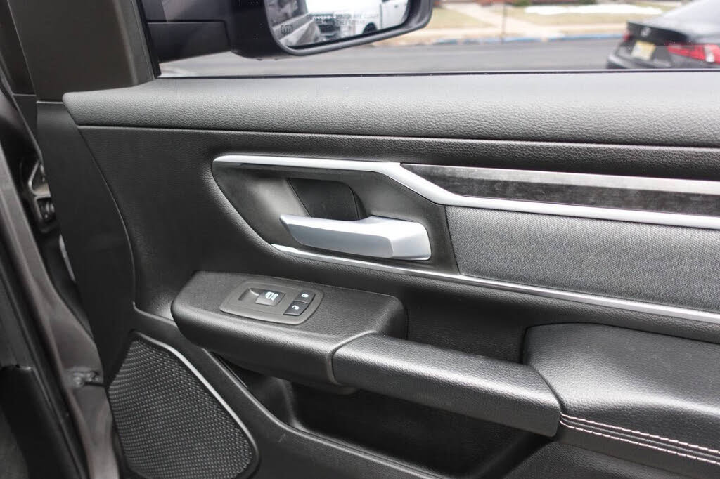 Used 2022 RAM 1500 Big Horn AWD/4WD image 36