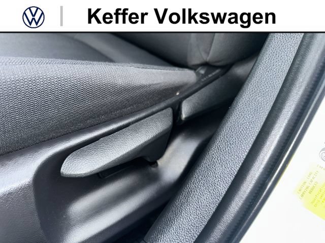 Used 2020 Toyota Corolla LE FWD image 13